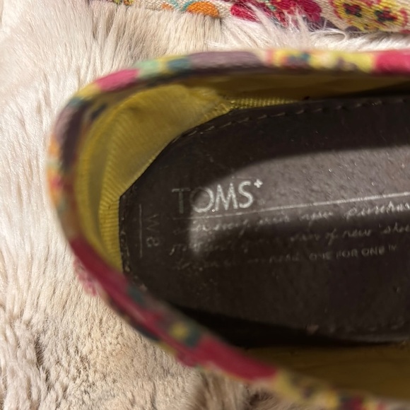 Tom’s Colorful Floral  Shoes - Picture 7 of 7